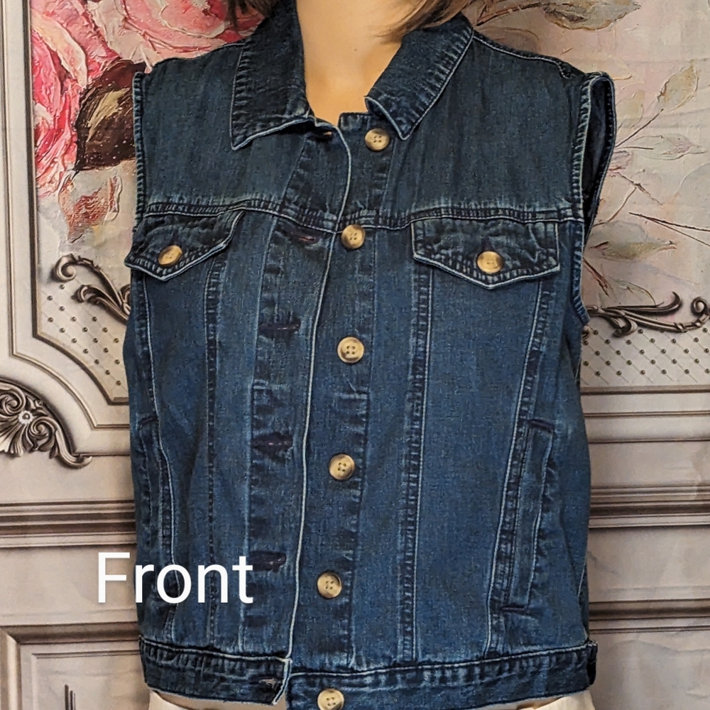 Talbot's Denim Button front vest. Pre-owned, Very good condition. Petite medium